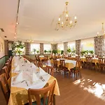 Gasthaus-gostisce-trattoria Ogris Inn
